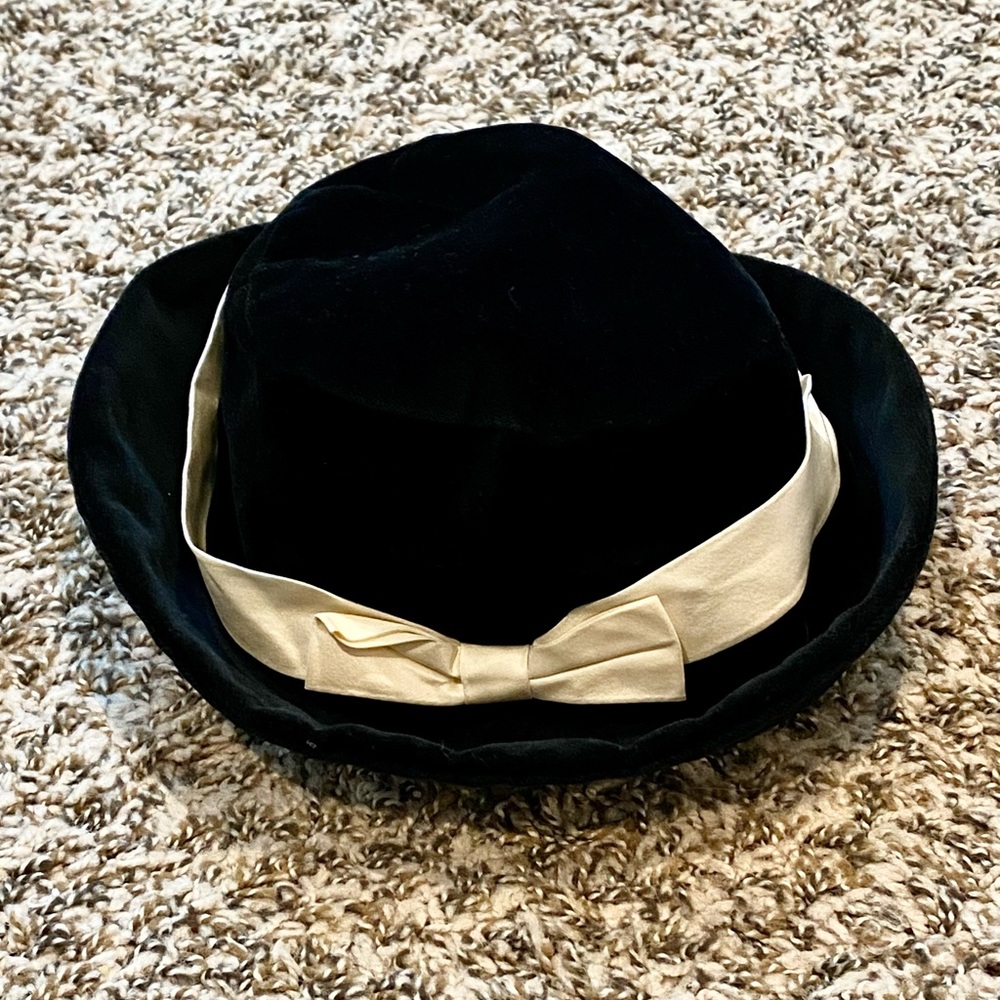 New Helena Neiman Marcus Black Velvet Bucket Hat w Ribbon Bow Detail M 4-6X